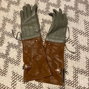 Leather quarter length vintage gloves